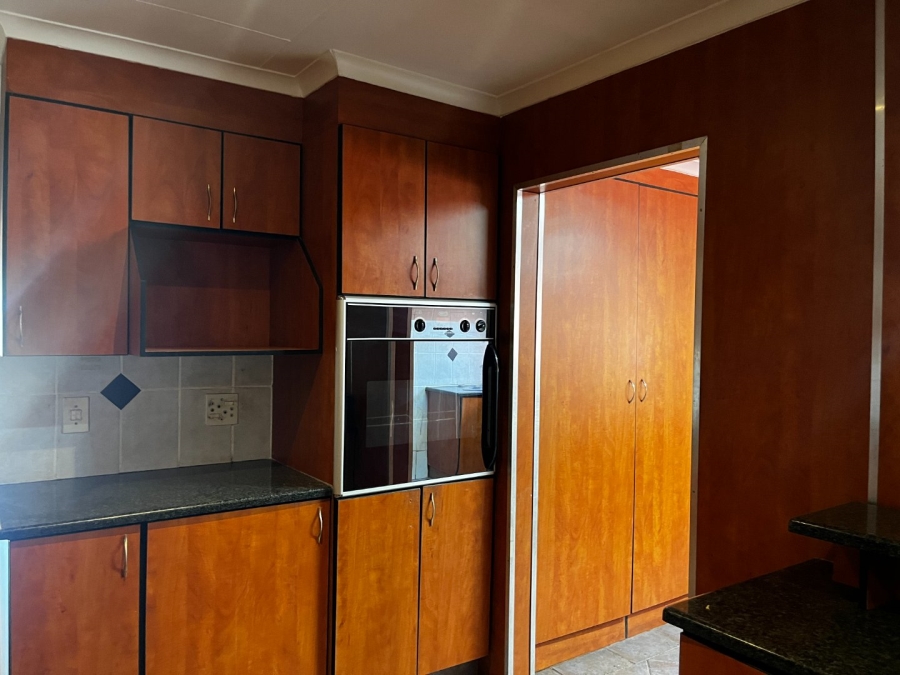 To Let 4 Bedroom Property for Rent in Schoemansville North West